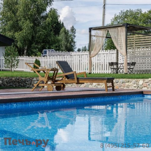 Комплект из шезлонга Royal Family PAOLO из акации и столика MARIO из акации фото