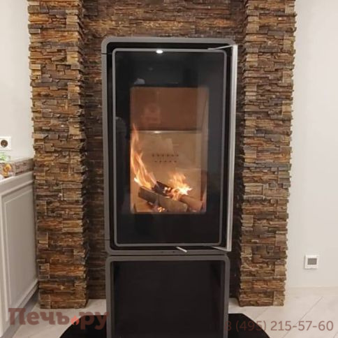 Печь камин Астов Куб (ПК 4581) на дровнике фото 2