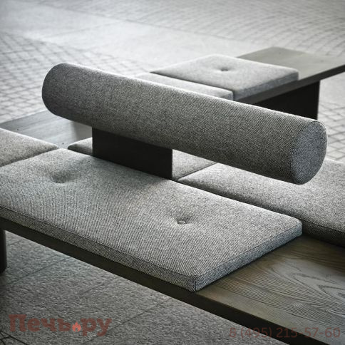 Скамейка деревянная с подушками и столиком Tacchini Galleria фото 4