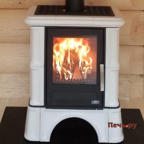 Керамическая печь камин ABX Bavaria LI, с чугунной топкой, с кафельным цоколем видео