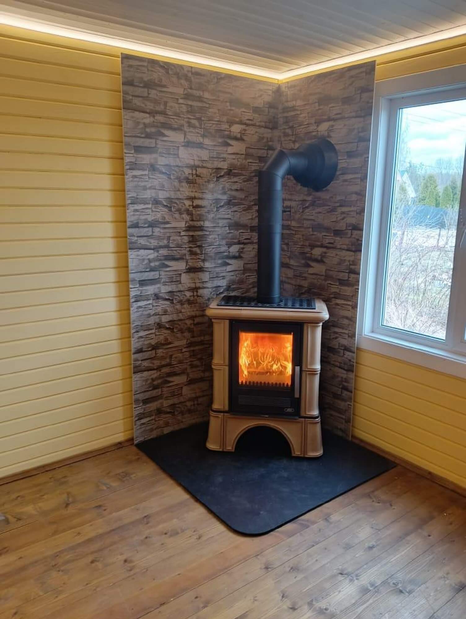 Печь-камин ABX Bavaria K, с кафельным цоколем видео Печь-камин ABX Bavaria K, с кафельным цоколем видео