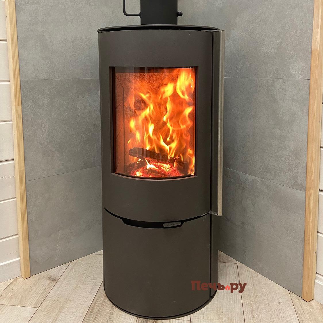Печь камин Астов R1 на дровнике видео Печь камин Астов R1 на дровнике видео